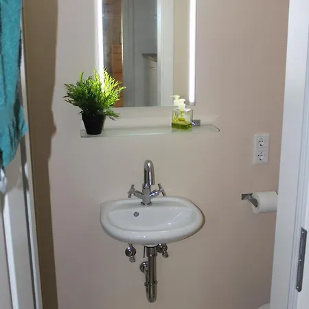 Blockhouse Nicks * Hatten