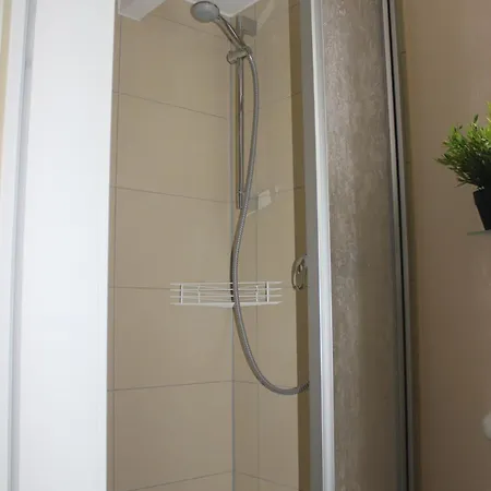 Blockhouse Nicks * Hatten